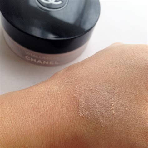 chanel le blanc loose powder review|chanel setting powder review.